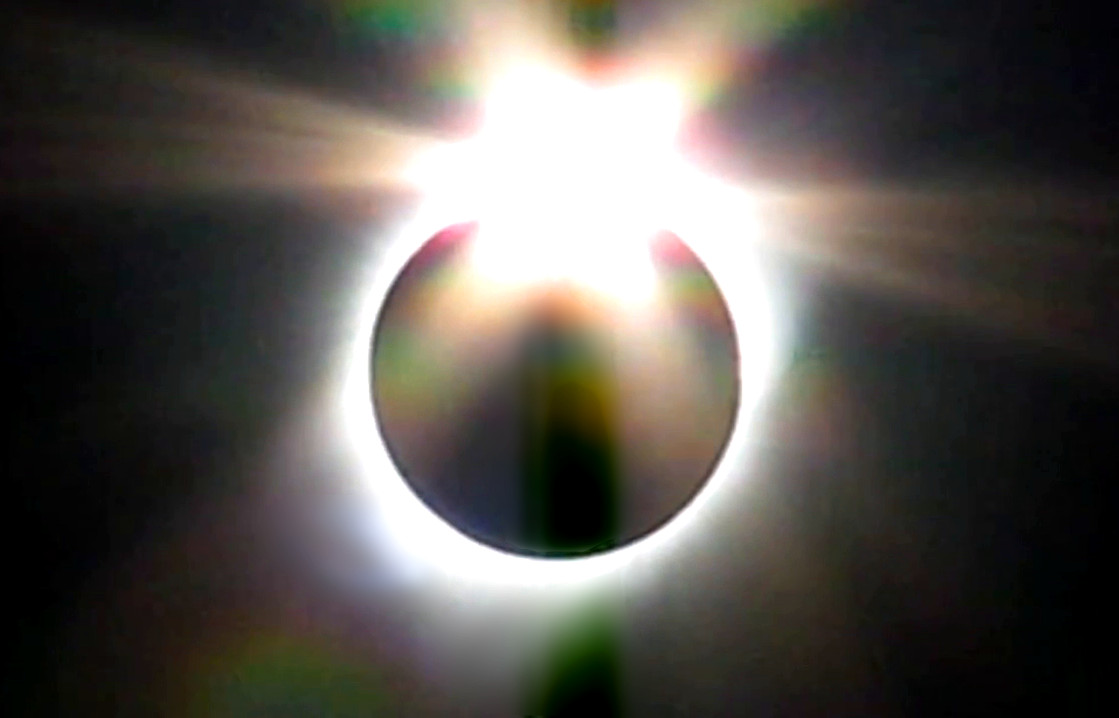 eclipse diamond ring